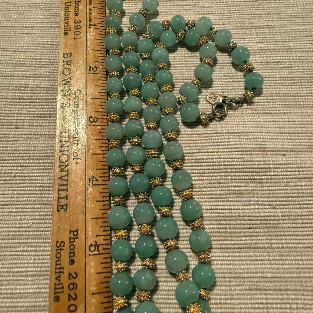 Vintage Les Bernard Jade Green Glass and Gold Tone Beads. - Picture 3 of 5